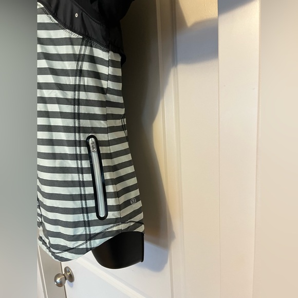 Lululemon Run Get Up And Glow Jacket! - Picture 7 of 13